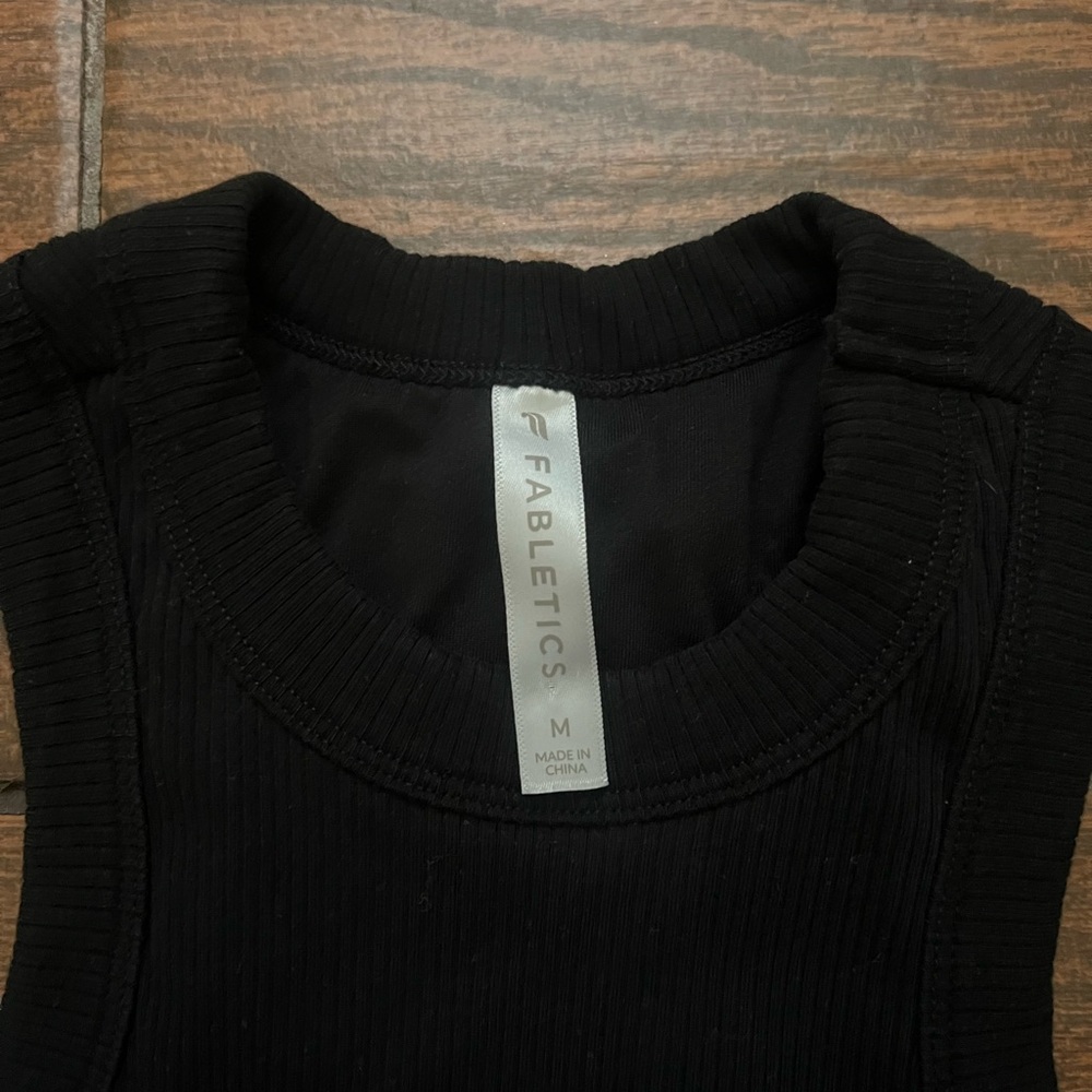 black ribbed medium fabletics tank top